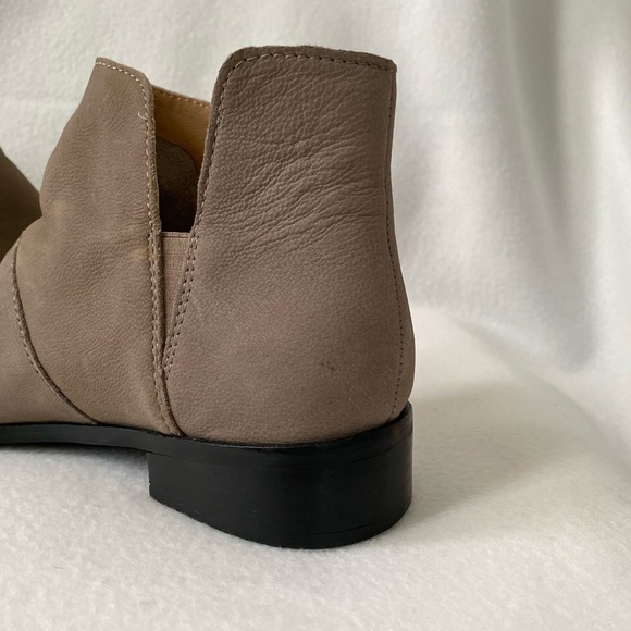 Lucky Brand Taupe Size 8M Nubuck Leather Booties - Picture 7 of 16